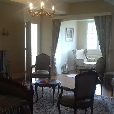 Manoir De Sens Bed & Breakfast 3*