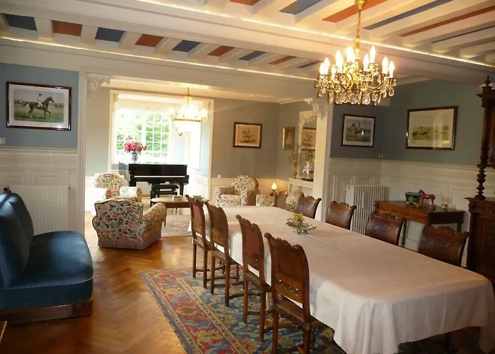 Manoir De Sens Bed & Breakfast 3*